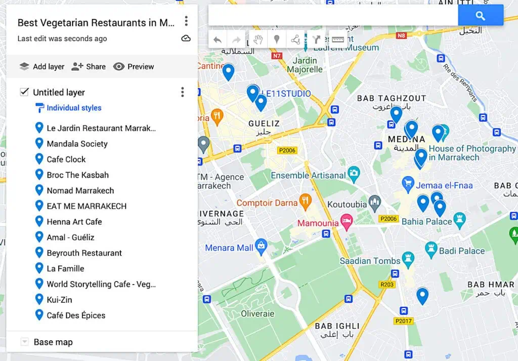 Map of the best vegetarian restaurants in Marrakech with 13 blue dots to represent the places mentioned on this list.