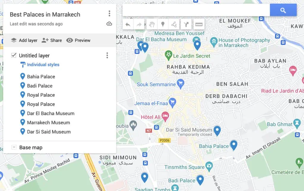 Map iwth seven blue dots to represent the best palaces in Marrakech right now.